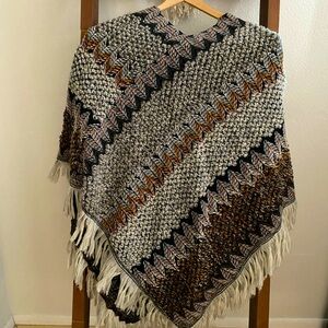 Cozy Fall-Colored Poncho – Perfect for the Season! 🍂